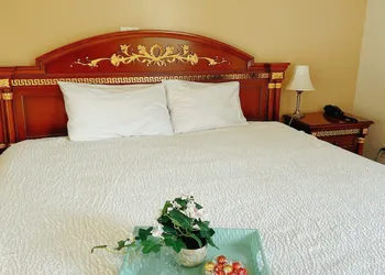 Slumber Lodge Motel hotel thumbnail 8