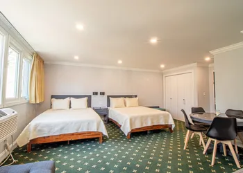 The Niantic Inn hotel thumbnail 2