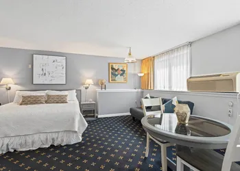 The Niantic Inn hotel thumbnail 3
