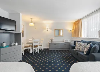 The Niantic Inn hotel thumbnail 8