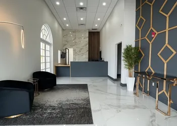 Serena Inn hotel thumbnail 2