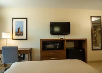 Serena Inn hotel thumbnail 5