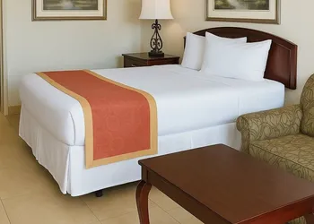 Serena Inn hotel thumbnail 7