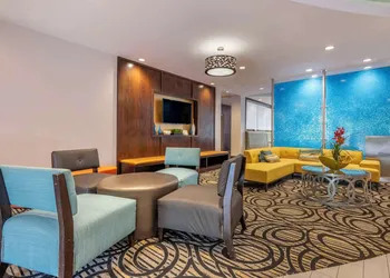 Comfort Suites Fort Lauderdale Airport South & Cruise Port hotel thumbnail 3