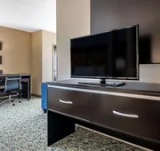 Comfort Suites Fort Lauderdale Airport South & Cruise Port hotel detail image 7