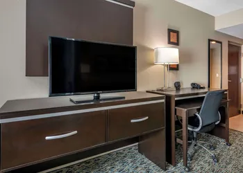 Comfort Suites Fort Lauderdale Airport South & Cruise Port hotel thumbnail 8