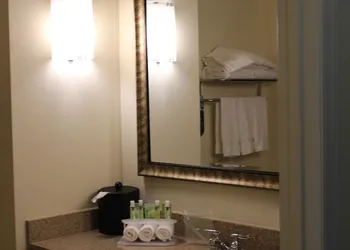 Holiday Inn Express Defuniak Springs by IHG hotel thumbnail 2