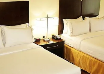 Holiday Inn Express Defuniak Springs by IHG hotel thumbnail 6