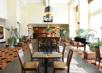 Hampton Inn & Suites Redding hotel thumbnail 5