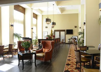 Hampton Inn & Suites Redding hotel thumbnail 7