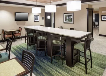 Hampton Inn & Suites Gainesville-Downtown hotel thumbnail 3