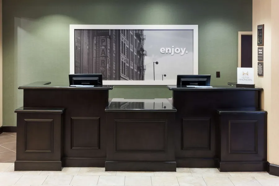 Hampton Inn & Suites Gainesville-Downtown hotel detail image 6