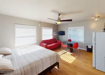 Sun Beach Inn hotel thumbnail 8