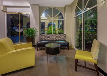 La Quinta Inn & Suites by Wyndham Miami Lakes hotel thumbnail 3