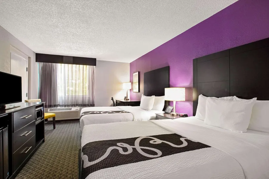 La Quinta Inn & Suites by Wyndham Miami Lakes hotel detail image 6