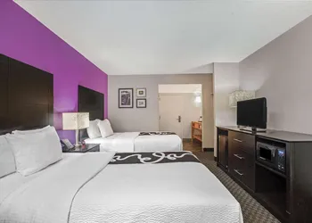 La Quinta Inn & Suites by Wyndham Miami Lakes hotel thumbnail 7
