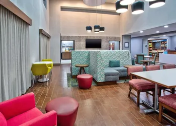 Hampton Inn & Suites - Cape Coral/Fort Myers Area, FL hotel thumbnail 2