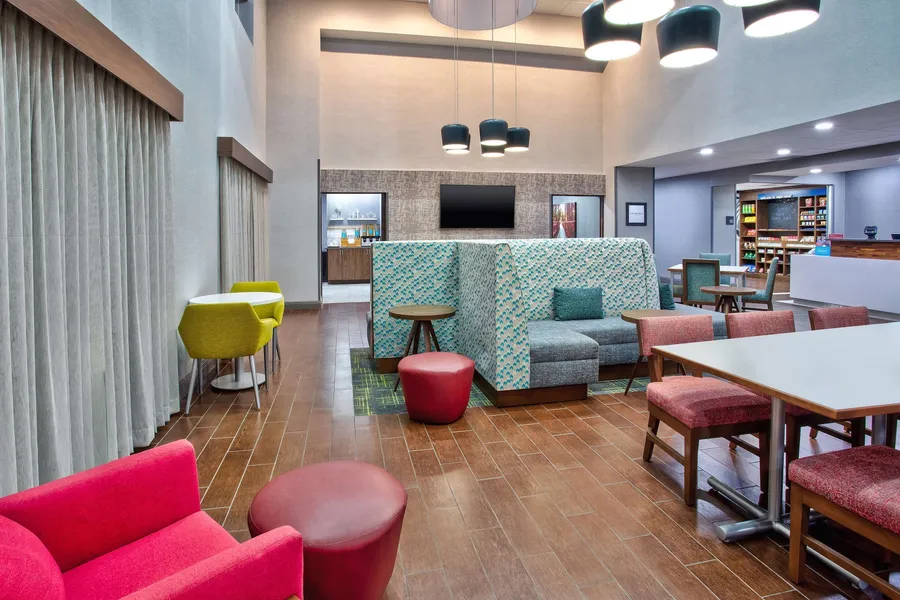 Hampton Inn & Suites - Cape Coral/Fort Myers Area, FL hotel detail image 2