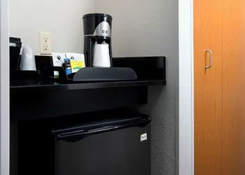 Fairfield Inn & Suites by Marriott Miami Airport South hotel thumbnail 7