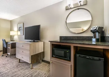 Best Western Plus Lake City hotel thumbnail 5