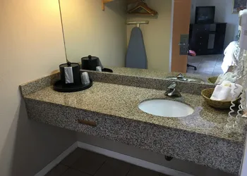 Americas Best Value Inn & Suites North Port hotel thumbnail 2