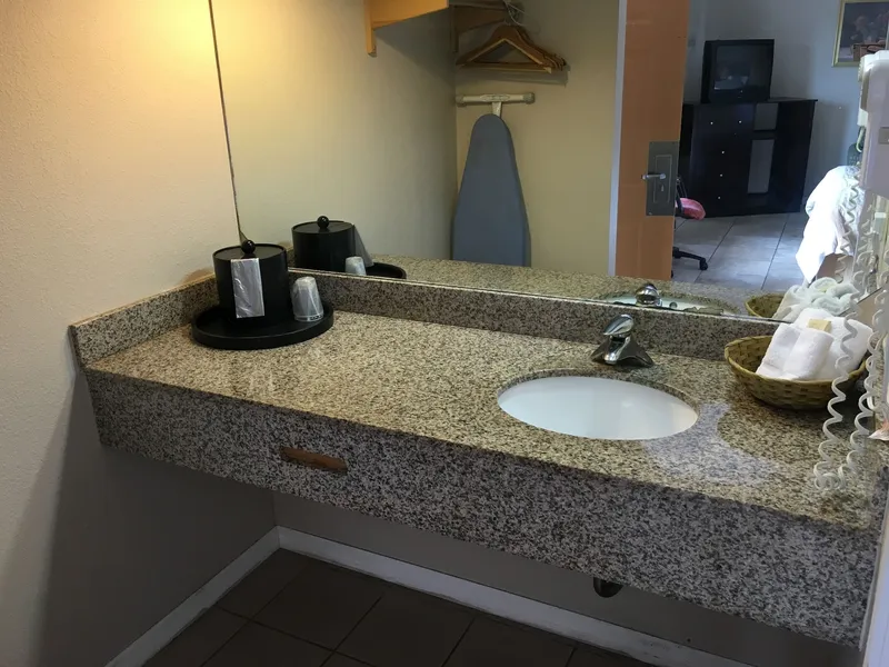 Americas Best Value Inn & Suites North Port hotel detail image 2