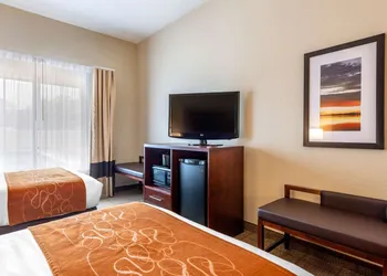 Comfort Suites Downtown hotel thumbnail 5