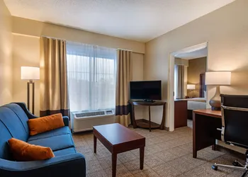 Comfort Suites Downtown hotel thumbnail 6