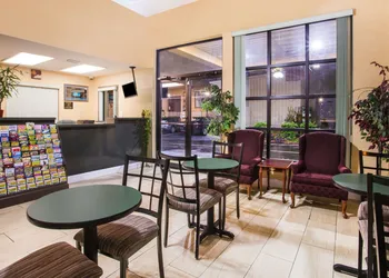Howard Johnson by Wyndham Panama City hotel thumbnail 2