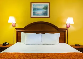 Howard Johnson by Wyndham Panama City hotel thumbnail 4
