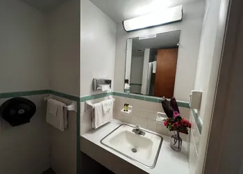 Nocturne Motel hotel thumbnail 2
