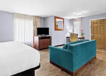 SureStay Studio by Best Western Pensacola hotel thumbnail 7