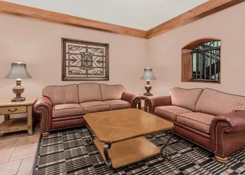 Clarion Inn Ormond Beach at Destination Daytona hotel thumbnail 2
