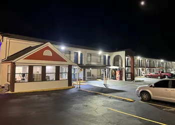 Deluxe INN Augusta hotel thumbnail 7