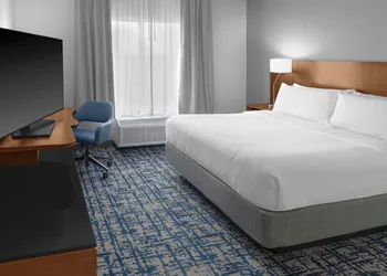 Fairfield Inn & Suites Calhoun hotel thumbnail 6
