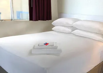 Americas Best Value Inn & Suites Forsyth hotel thumbnail 3