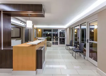 Super 8 by Wyndham Dalton/Convention Center Area hotel thumbnail 2