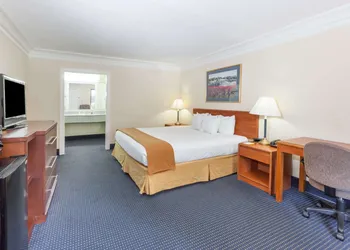 Super 8 by Wyndham Dalton/Convention Center Area hotel thumbnail 6