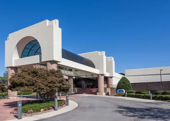 Super 8 by Wyndham Dalton/Convention Center Area hotel thumbnail 8