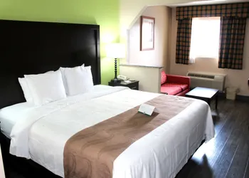 Quality Inn & Suites Dublin hotel thumbnail 7