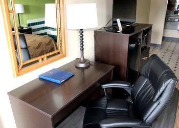 Quality Inn & Suites Dublin hotel thumbnail 8