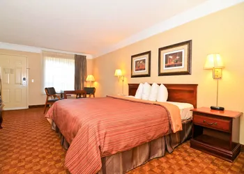 Peach State Inn & Suites hotel thumbnail 3