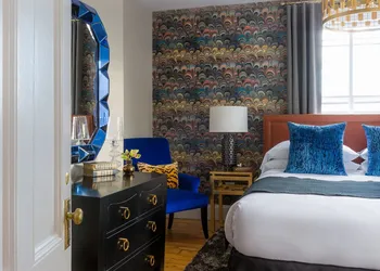 Gilded hotel thumbnail 8