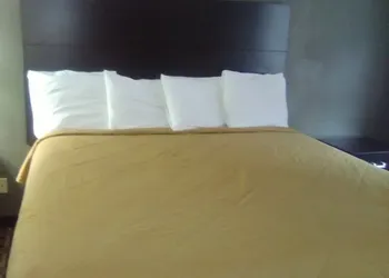 Ameriview Inn and Suites hotel thumbnail 6
