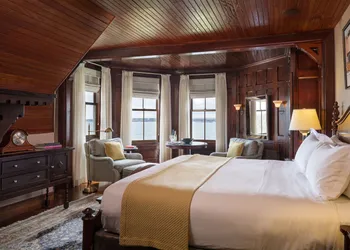 Castle Hill Inn hotel thumbnail 2