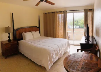 Hilo Reeds Bay Hotel hotel thumbnail 6
