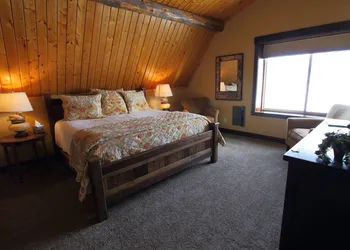 Fin and Feather Inn hotel thumbnail 2