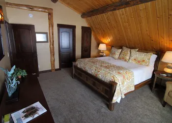 Fin and Feather Inn hotel thumbnail 3