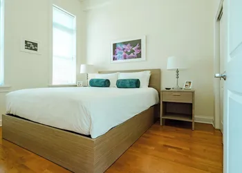 The Guesthouse Hotel hotel thumbnail 8