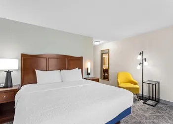 Hampton Inn DeKalb, IL hotel thumbnail 4